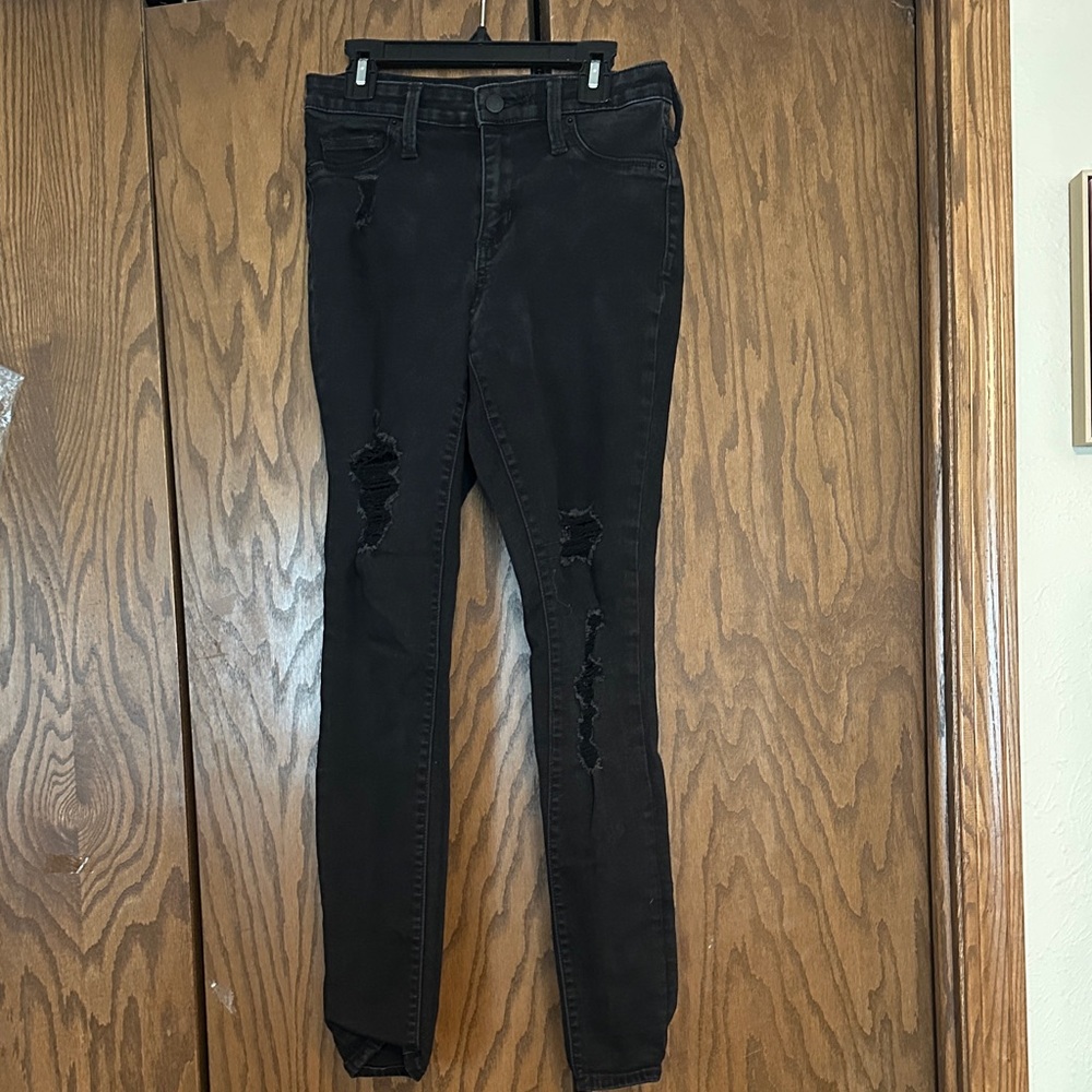 Universal Thread Black Distressed Skinny Jeans